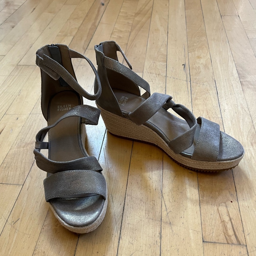 NWT Eileen Fisher Metallic Wedge Sandals - Picture 2 of 5
